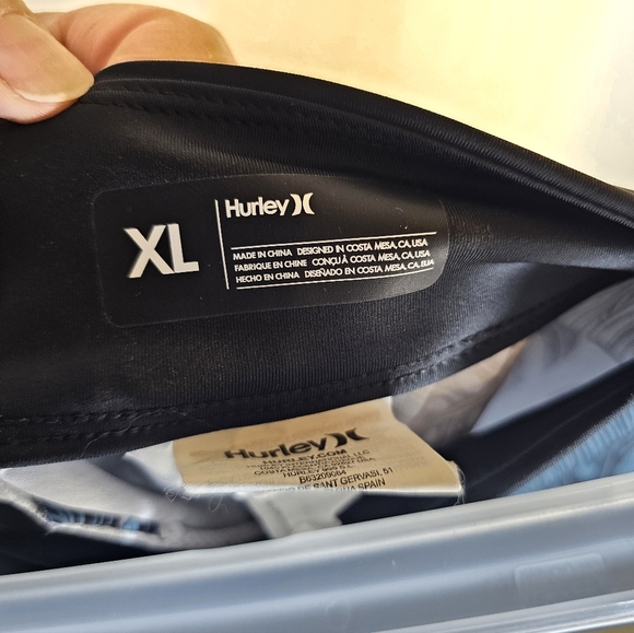 2/$20 Hurley XL Tropical Print Shorts - Picture 2 of 8